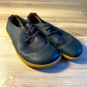 Vivobarefoot ADDIS WOMENS Casual Sneakers Leather / Gum Sole Sz 40 US 9!